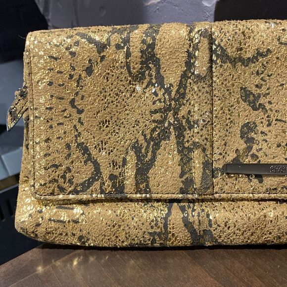 Kenneth Cole Reaction Snakeskin Gold Foiling Clutch Wristlet Purse - Picture 4 of 9
